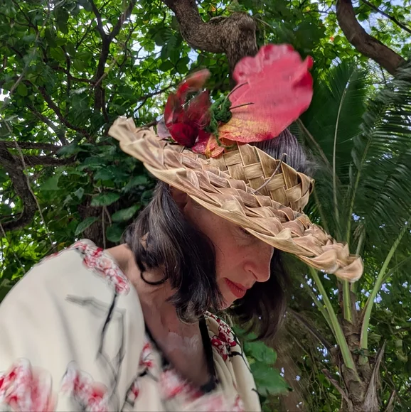 Leaf Hat Green Brown Red - Picture 14 of 14